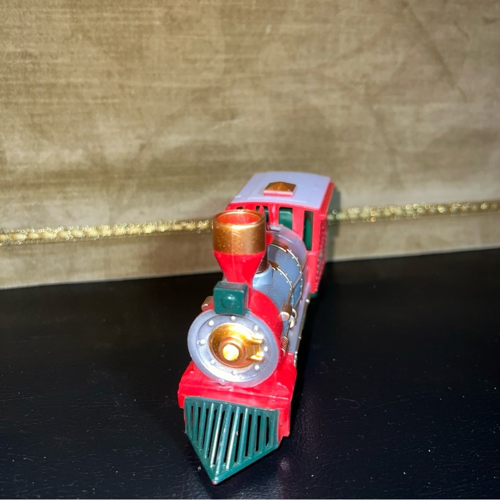 Arcady Merry Christmas 22 Pcs Train Set Head Light Musical Sounds NIB - Picture 6 of 8
